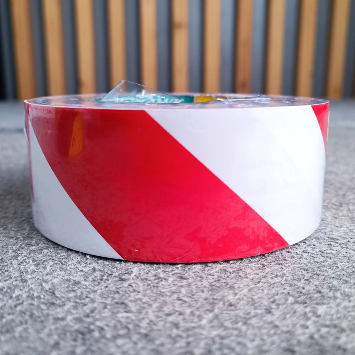 1ม้วน แดงขาว เทปตีเส้นพื้น PVC TAPE ขนาด 48mm ยาว33เมตร สี แดงขาว Kinghawk เทป ตีเส้น เอไอ-ไพศาล