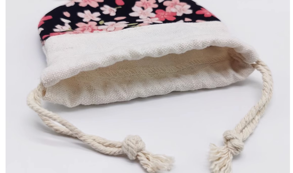 ถุงผ้าลินิน ใส่ของขวัญ ของชำร่วย ทรงกลม พิมพ์ลายดอกไม้ ขนาด 10 cm ถุงผ้าน่ารัก ๆ ใส่ของขวัญ 924126