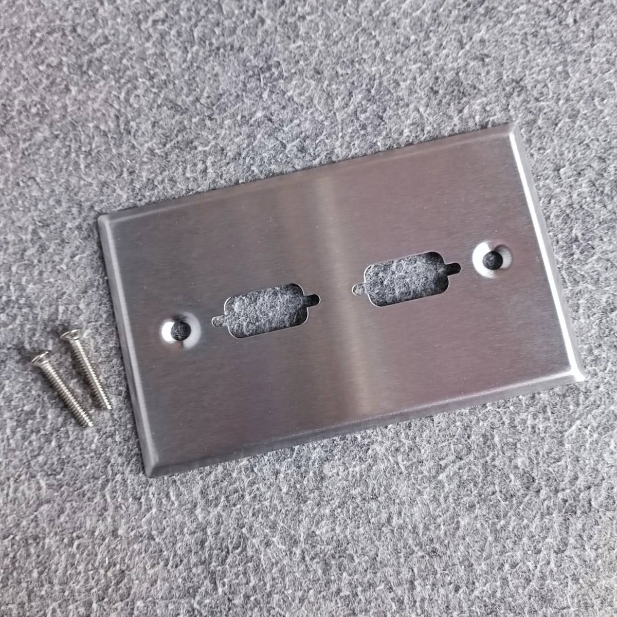 แผ่นสแตนเลส VGA 2รู SWP-2V-0-NA แผ่นเพลทVGA 2รู แผ่นเพลทเจาะรู แผ่นเพลทสแตนเลส งานติดตั้ง เครื่องเสียง สัญญาณเสียง คอมพิวเตอร์ เอไอ-ไพศาล