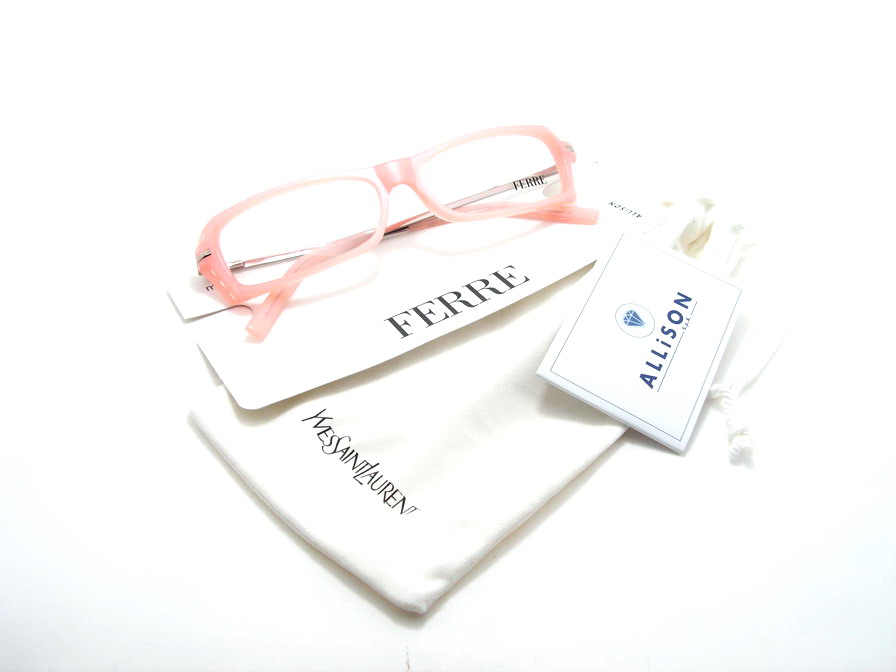 กรอบแว่นสายตา Gianfranco Ferre สวยเก๋สุดๆไปเลยค่ะ ของแท้100%และถูกสุดๆ ส่งตรงจากUS.ค่ะ