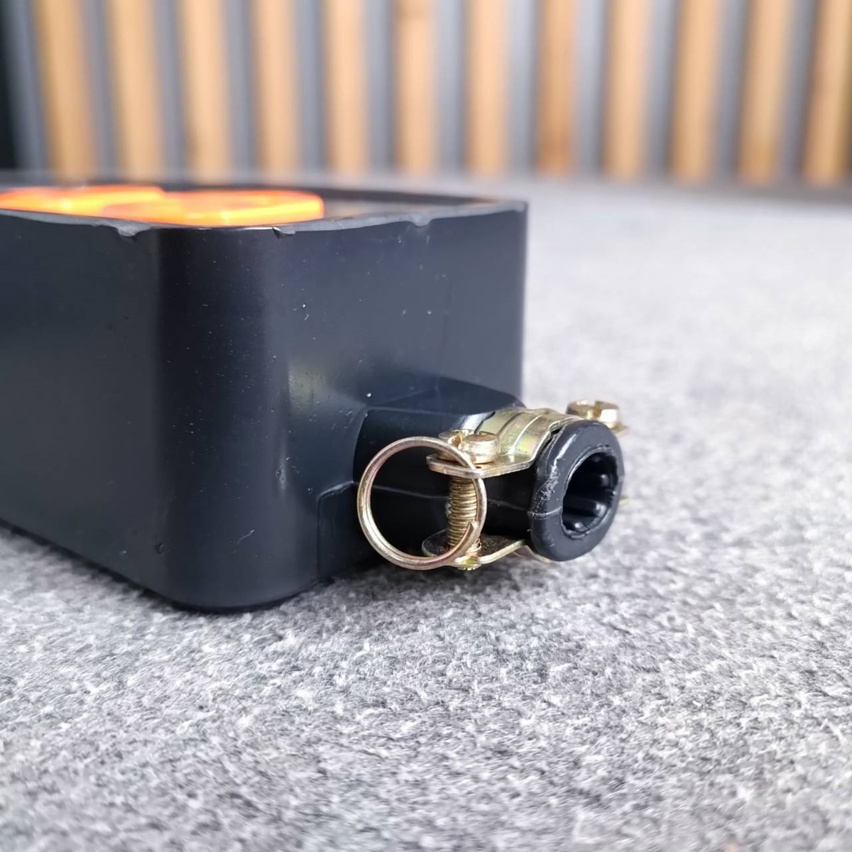 สีส้ม บล็อคยางปลั๊กไฟ2ช่อง X-6 พร้อมเต้ารับคู่3ขา R270U-O สีส้ม ปลั๊กไฟ ปลั๊กพร้อมเต้ารับ เอไอ-ไพศาล