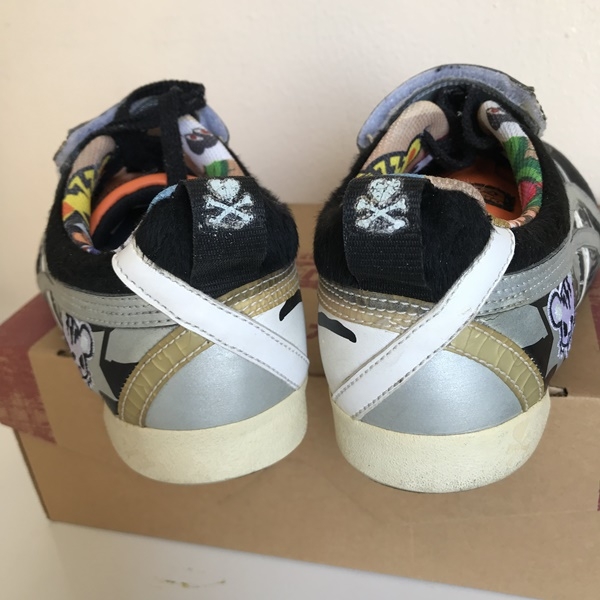 Tokidoki - Black / Silver ดำคาดทอง (Used 8 us)