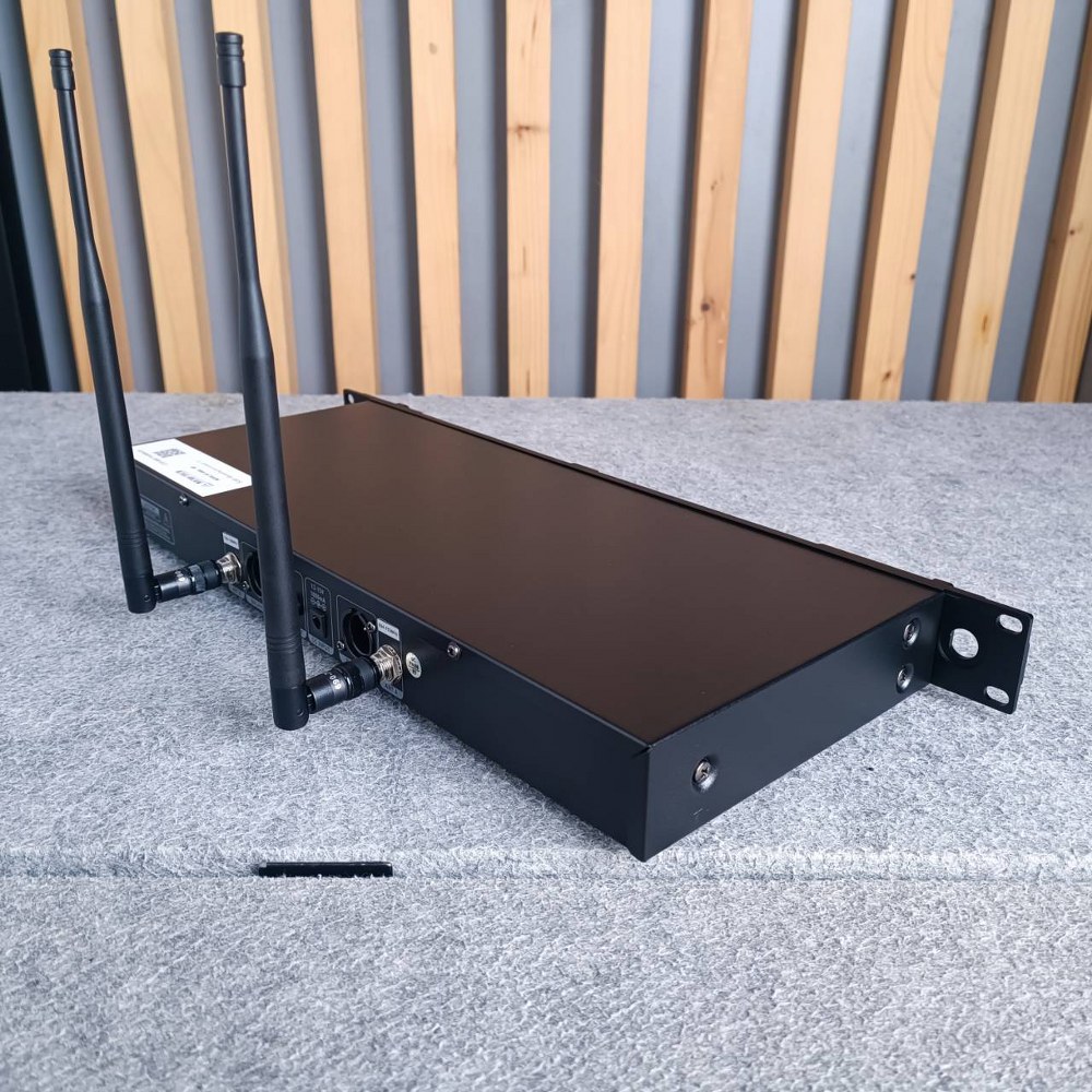 ไมค์หนีบคู่ MICROTECH MT-999E /BP ไมค์ลอย หนีบคู่ ปรับความถี่ได้ MT 999E /BP MT999E /BP เอไอ-ไพศาล