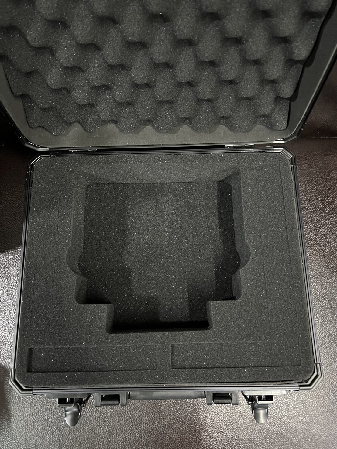 กระเป๋าวิทยุ งานอลูมิเนียม ขนาด 32x27x14Cm