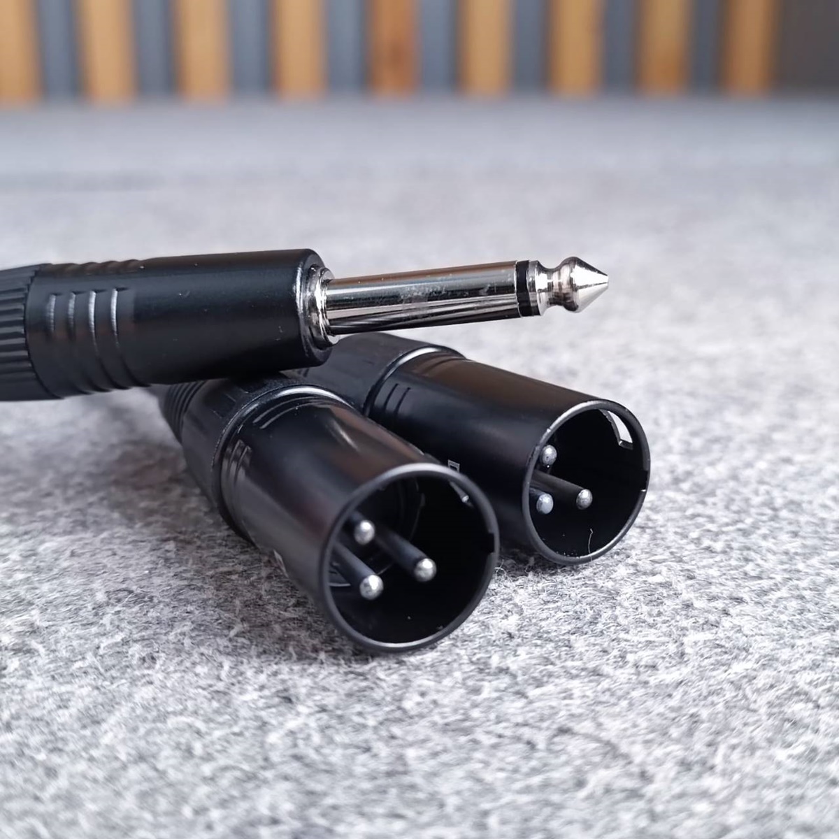 ยาว1เมตร DYNACOM J304 สายPHONE MONOออกXLRผู้x2 1เมตร สายY สายสัญญาณ XLRตัวผู้x2 ออก P.MIC MONO 6.35mm. เอไอ-ไพศาล