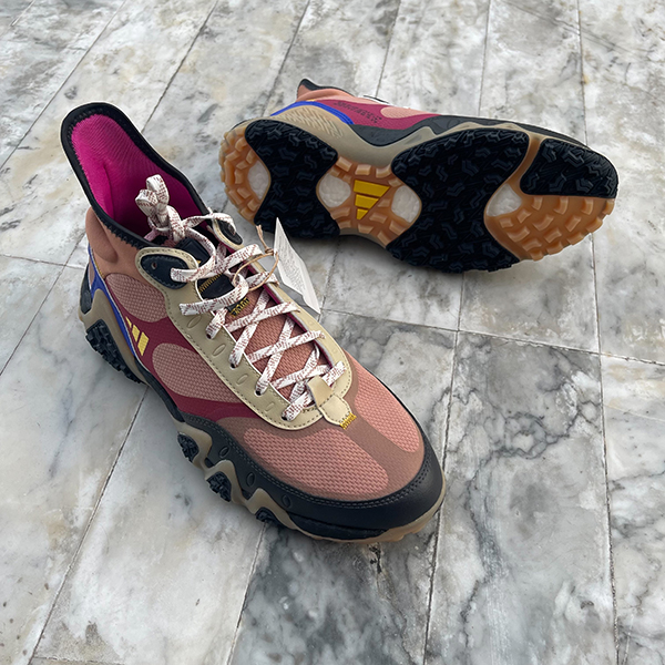 รองเท้ากอล์ฟ Adidas หุ้มข้อ เเบบ Hybrid ใส่ลำลองได้ + ออกรอบได้ สีหายาก