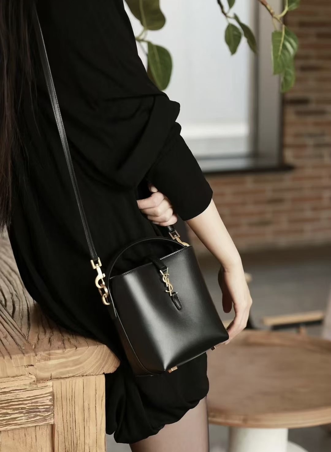 **do** กระเป๋าหนังแท้ YSL LE 37 MINI IN SHINY LEATHER มีสายยาวเสริม สินค้าใหม่ ของแท้