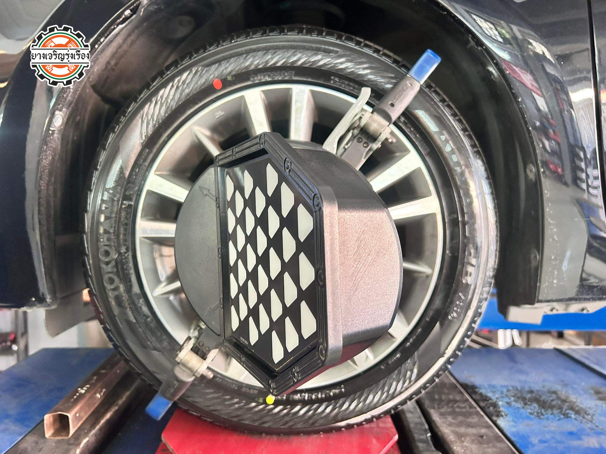 TOYOTA ALTIS เปลี่ยนยางรถยนต์ ขอยางรีดน้ำดี ๆ ผลิตญี่ปุ่น [+] YOKOHAMA ADVAN dB *91W ขนาด 205/55R16 𝙊𝙪𝙧 𝙎𝙚𝙧𝙫𝙞𝙘𝙚 บริการทางร้านเรารับทำอะไรบ้าง 🔧 ติดตั้งยางแบบไร้รอย 100% 🔧 บริการสลับยาง ตามอายุ 🔧 มียางรถยนต์ทุกยี่ห้อให้เลือกซื้อ 🔧 เช็คช่วงล่าง แก้ปัญหาให้ตรงจุด 🔧 บริการล้างลิ้นปีกผีเสื้อ 🔧 บริการเช็คระยะรถยนต์ 🔧 เปลี่ยนถ่ายของเหลวทั้งระบบ 🔧 ตั้งศูนย์ด้วยเครื่อง HUNTER นำเข้าจาก USA สอบถามข้อมูลเพิ่มเติม หรือนัดหมายเข้ารับบริการ Tel : 08-6569-1915 Tel : 08-6544-5963 Line id : @88rw Tiktok : https://www.tiktok.com/@88rwycrr Youtube : https://youtube.com/@88rw Facebook : https://www.facebook.com/88rwtire Location : https://goo.gl/maps/HrNUAZXPN94KvxZ98?coh=178573&entry=tt #รถยนต์มีปัญหาไม่รู้ต้องแก้ตรงไหน ทางเรายินดี ตรวจหาปัญหาและหาวิธีแก้ บอกลูกค้าก่อนลงมือทำเสมอราคาเป็นธรรมไม่เอาเปรียบ สบายใจคุณลูกค้า ---------------------------------- ดูแลให้คำปรึกษาทุกปัญหาคาใจ ไม่ทิ้งลูกค้า มีบริการหลังการขาย 【ให้ผู้เชี่ยวชาญของเรา ดูแลรถคุณ】 ร้านยางเจริญรุ่งเรือง ยินดีต้อนรับครับ ---------------------------------- #โช๊คอัพรถยนต์ #monroe #yss #kayaba #profender #ร้านยางเจริญรุ่งเรือง #นนทบุรี #งามวงศ์วาน #amsfix #บริการช่วงล่างรถยนต์ #ซ่อมบำรุงช่วงล่าง #เซทอัพโช๊คอัพรถยนต์