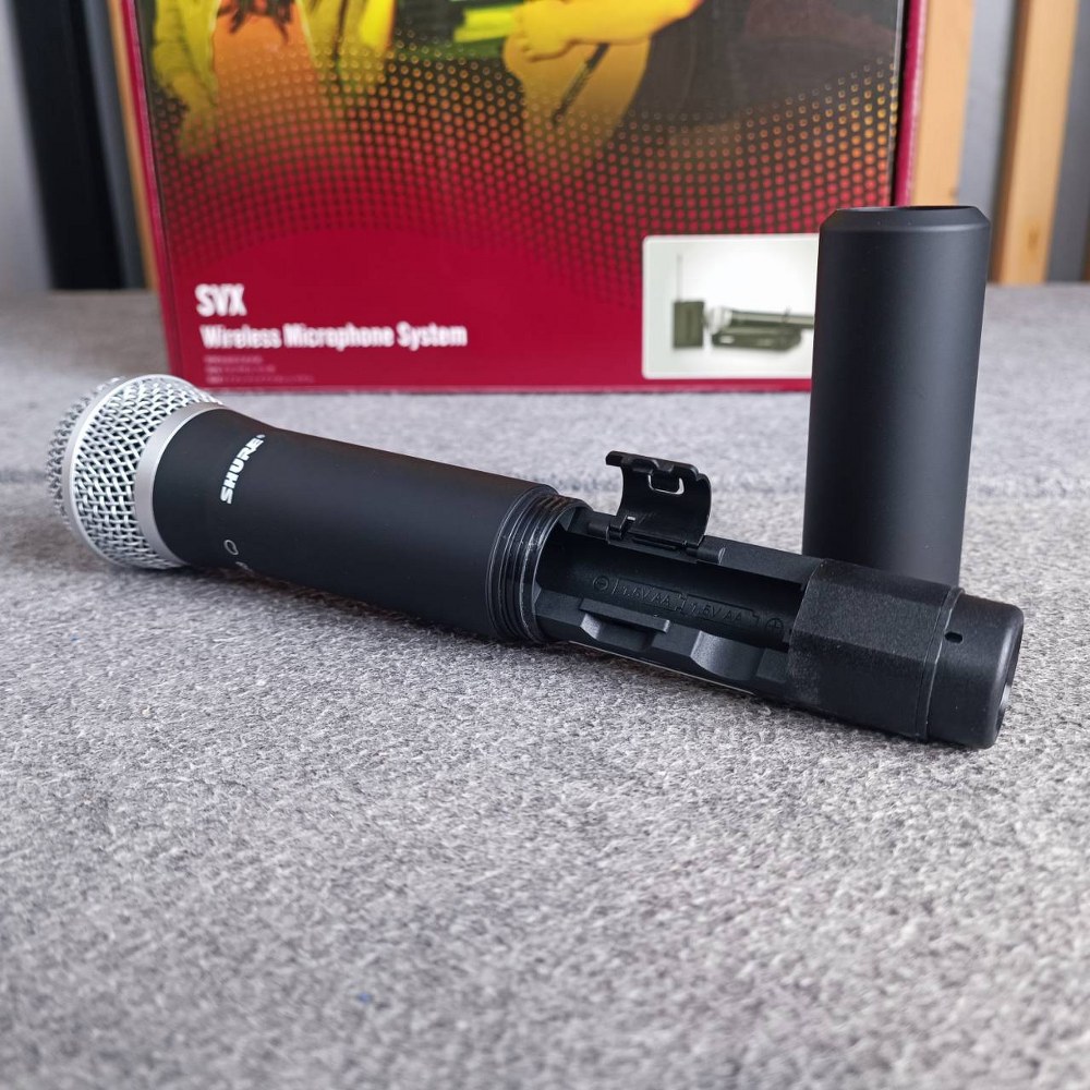 SHURE SVX24TH/PG58-M19 ไมค์ลอยถือ ชุดไมค์ลอยเดี่ยวแบบมือถือ ย่าน UHF SVX 24 TH / PG 58 M 19 SVX24TH/PG58 M19 เอไอ-ไพศาล +++