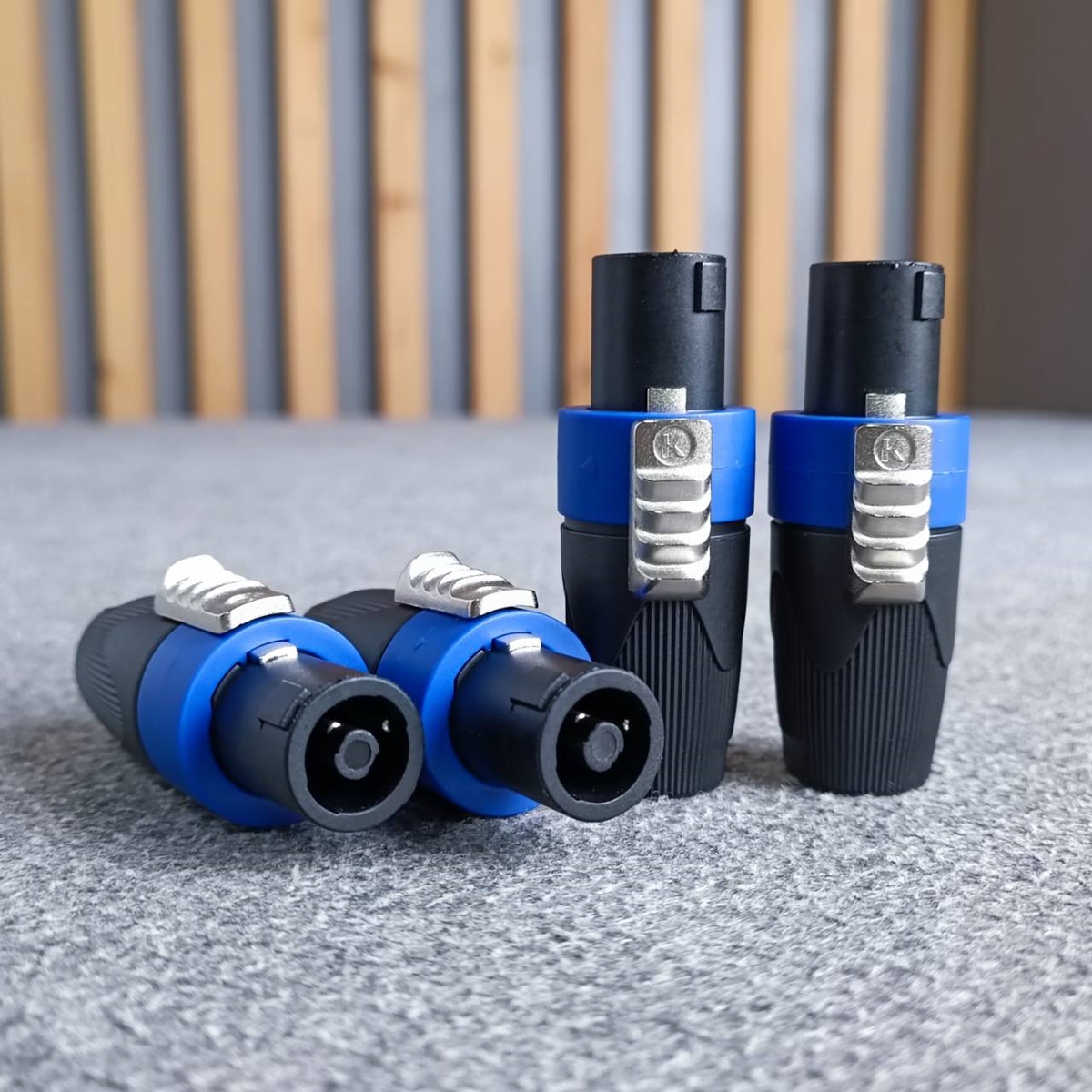 แพ็ค4ตัว สีน้ำเงิน KANE COPPER2 speakon ตัวผู้ สีน้ำเงิน ปลั๊กสเปคคอน 4ขั้ว สเปคคอนตัวผู้ สเปคคอนตู้ลำโพง เอไอ-ไพศาล