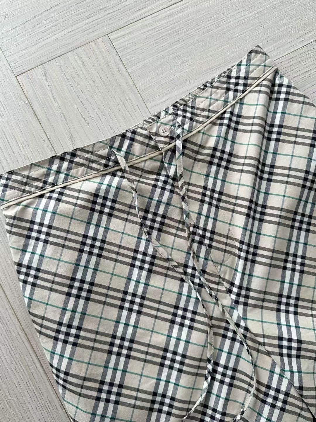 **do** กางเกงผ้าเอวยางยืด Burberry Check Cotton Pyjama Trousers สินค้าใหม่ ของแท้