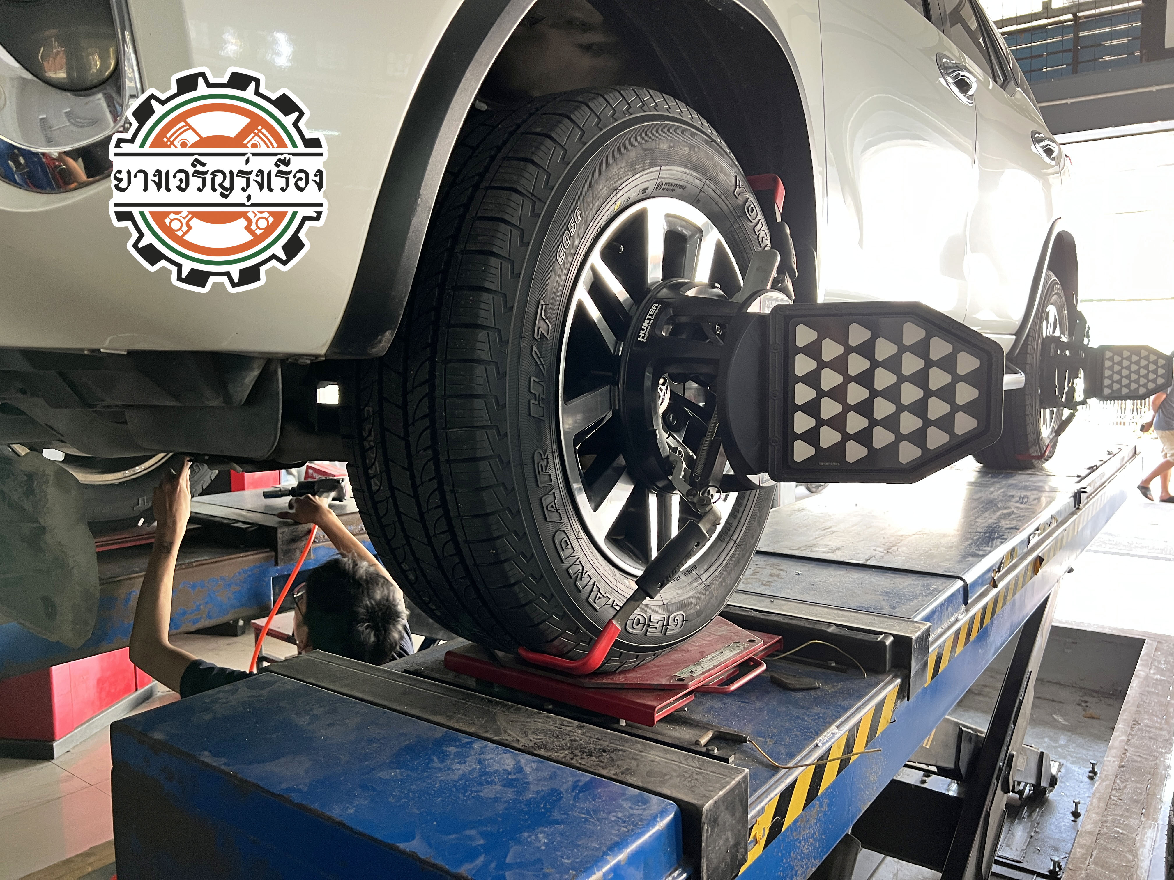 TOYOTA FORTUNER เข้ารับบริการเปลี่ยนยางรถยนต์ เน้นยางคุณภาพดี ผลิตญี่ปุ่น ☄️YOKOHAMA GEOLANDAR H/T G056 ขนาด 265/60R18 𝙊𝙪𝙧 𝙎𝙚𝙧𝙫𝙞𝙘𝙚 บริการทางร้านเรารับทำอะไรบ้าง 🔧 ติดตั้งยางแบบไร้รอย 100% 🔧 บริการสลับยาง ตามอายุ 🔧 มียางรถยนต์ทุกยี่ห้อให้เลือกซื้อ 🔧 เช็คช่วงล่าง แก้ปัญหาให้ตรงจุด 🔧 บริการล้างลิ้นปีกผีเสื้อ 🔧 บริการเช็คระยะรถยนต์ 🔧 เปลี่ยนถ่ายของเหลวทั้งระบบ 🔧 ตั้งศูนย์ด้วยเครื่อง HUNTER นำเข้าจาก USA สอบถามข้อมูลเพิ่มเติม หรือนัดหมายเข้ารับบริการ Tel : 08-6569-1915 Tel : 08-6544-5963 Line id : @88rw Tiktok : https://www.tiktok.com/@88rwycrr Youtube : https://youtube.com/@88rw Facebook : https://www.facebook.com/88rwtire Location : https://goo.gl/maps/HrNUAZXPN94KvxZ98?coh=178573&entry=tt #รถยนต์มีปัญหาไม่รู้ต้องแก้ตรงไหน ทางเรายินดี ตรวจหาปัญหาและหาวิธีแก้ บอกลูกค้าก่อนลงมือทำเสมอราคาเป็นธรรมไม่เอาเปรียบ สบายใจคุณลูกค้า ---------------------------------- ดูแลให้คำปรึกษาทุกปัญหาคาใจ ไม่ทิ้งลูกค้า มีบริการหลังการขาย 【ให้ผู้เชี่ยวชาญของเรา ดูแลรถคุณ】 ร้านยางเจริญรุ่งเรือง ยินดีต้อนรับครับ ---------------------------------- #โช๊คอัพรถยนต์ #monroe #yss #kayaba #profender #ร้านยางเจริญรุ่งเรือง #นนทบุรี #งามวงศ์วาน #amsfix #บริการช่วงล่างรถยนต์ #ซ่อมบำรุงช่วงล่าง #เซทอัพโช๊คอัพรถยนต์