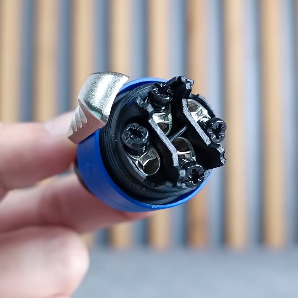 แพ็ค4ตัว สีน้ำเงิน KANE COPPER2 speakon ตัวผู้ สีน้ำเงิน ปลั๊กสเปคคอน 4ขั้ว สเปคคอนตัวผู้ สเปคคอนตู้ลำโพง เอไอ-ไพศาล