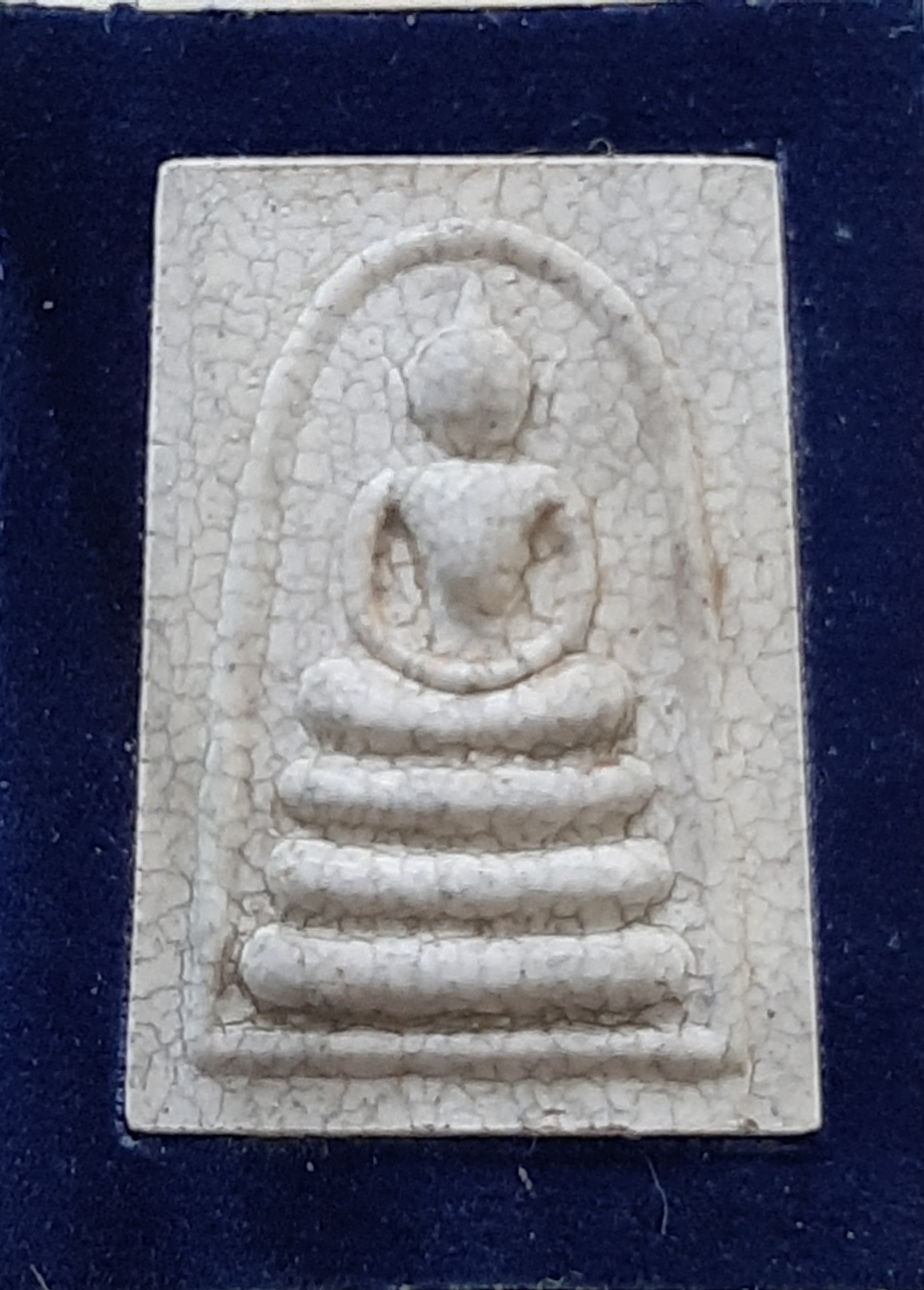 สมเด็จวัดระฆังเนื้อผง ผสมผงเก่า รุ่น 100-108-118 ปี พิมพ์อกครุฑหูบายศรี ปี2538 แตกลายงา พิธีใหญ่ กล่องเดิม