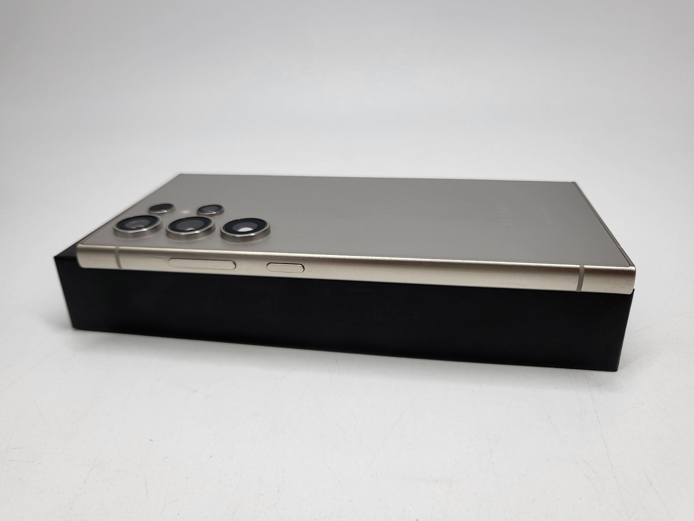 Samsung Galaxy S24 Ultra 12/512GB Titanium Gray (5G) สภาพดี ครบกล่อง ราคาสุดคุ้ม