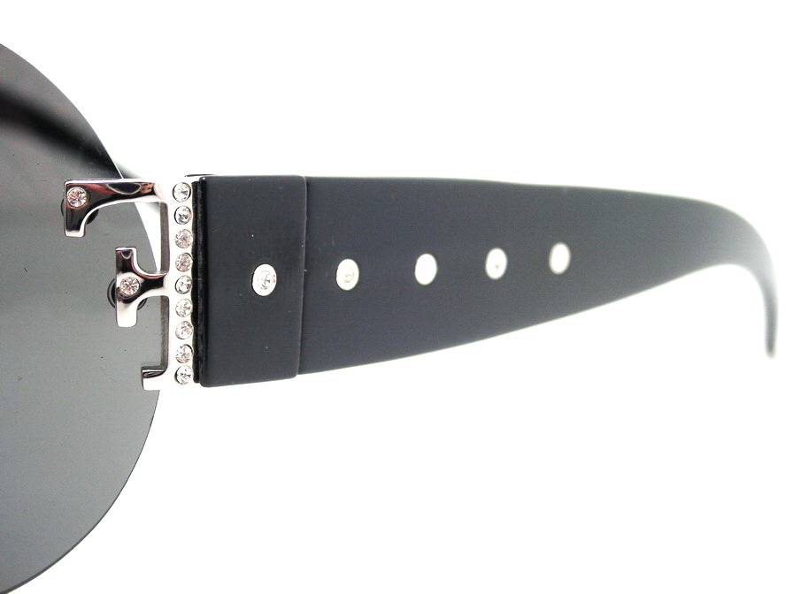 แว่นกันแดด Gianfranco Ferre !!!สวยและเก๋มากมากค่ะ ของแท้100%และถูกสุดๆ ส่งตรงจากUS.ค่ะ