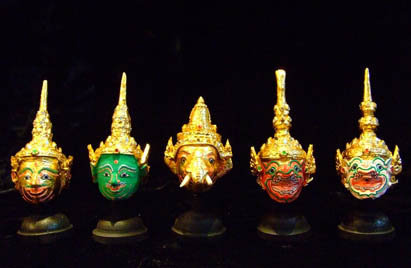 หัวโขนจำลอง ขนาดจิ๋ว รูปพระ.. รูปพระอินทร์ รูปพระพิฆเนศ รูปลิง กว้าง 1.5 นิ้ว พร้อมขาตั้ง งานละเอียด ประณีต