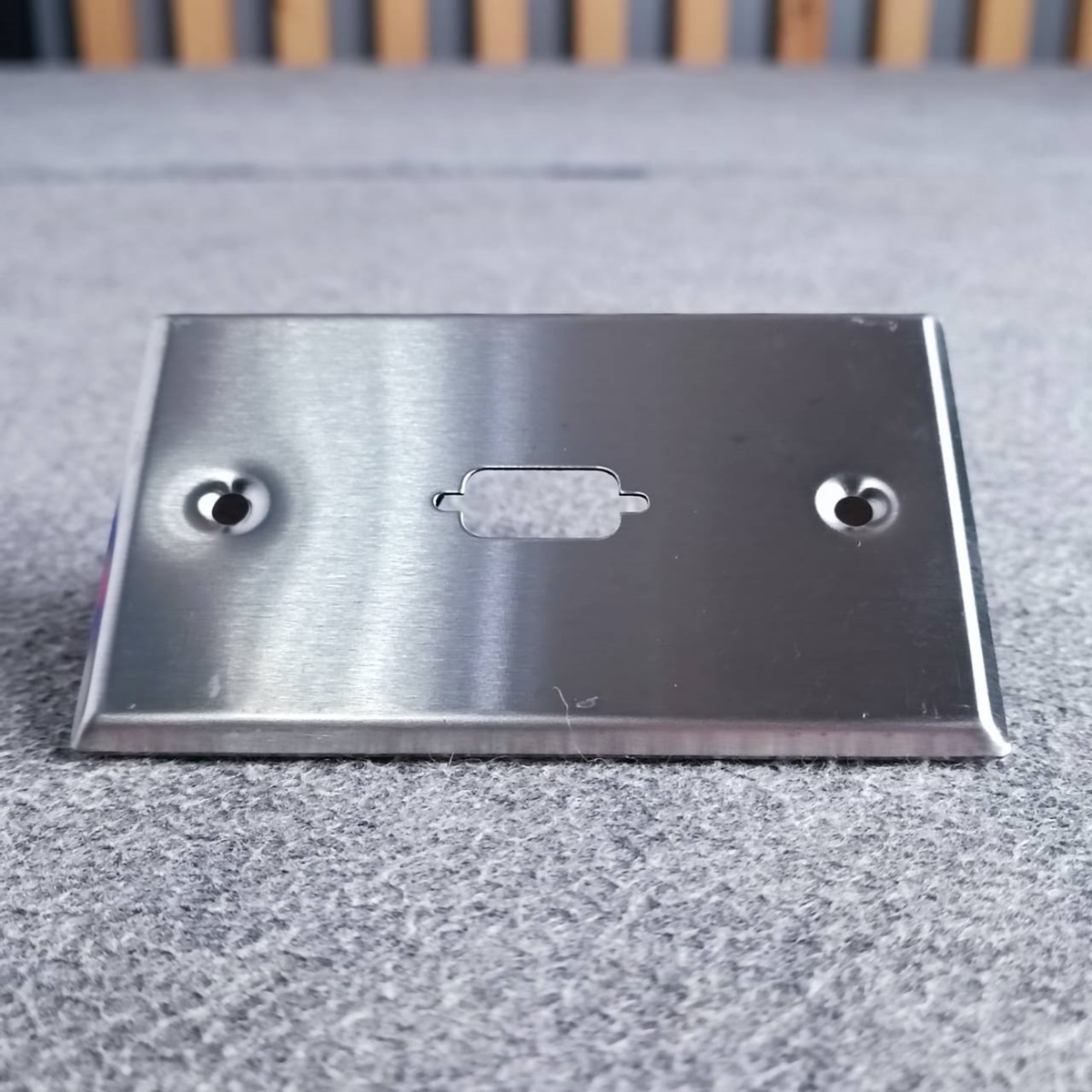 แผ่นสแตนเลส VGA 1รู SWP-1V-0-NA แผ่นเพลทVGA 1รู แผ่นเพลทเจาะรู แผ่นเพลทสแตนเลส งานติดตั้ง เครื่องเสียง สัญญาณเสียง คอมพิวเตอร์ เอไอ-ไพศาล