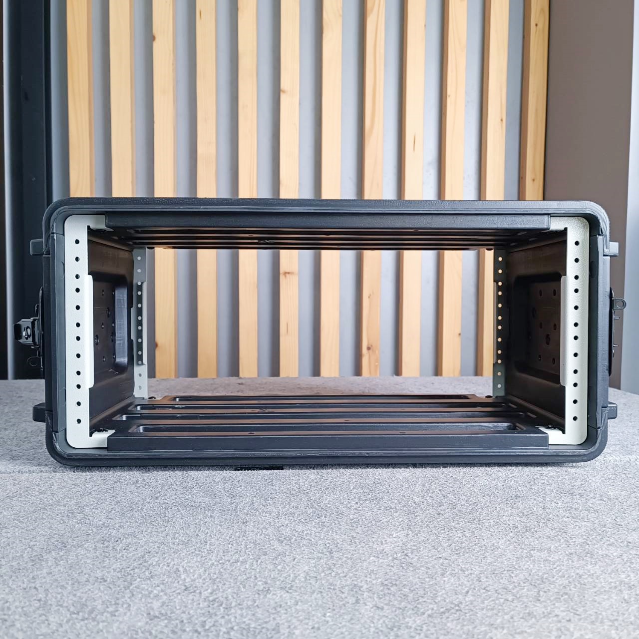 สินค้าเสียหายจากการขนส่ง NTS PE-4US RACK ลึก10นิ้ว (แร็คยุบตรงมุม) แร็ค รุ่น PE 4US PE4US 10" โพลีเอทิลีน ตู้Rack กล่องใส่อุปกรณ์เครื่องเสียง rack แร็ค4U เอไอ-ไพศาล