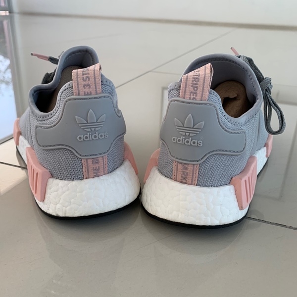 ADIDAS NMD R1 Grey/Pink สีโซน UK ปลั๊กชมพู (ของใหม่ Shoes Case)