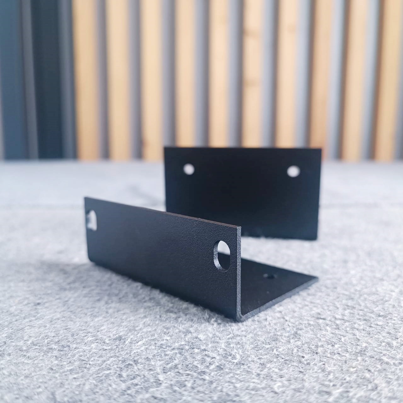 ปิกยึด2ข้าง แอมป์ TOA- A-SERIES ปีกยึดสำหรับติดแร็ค ขนาด 2 U เอไอ-ไพศาล