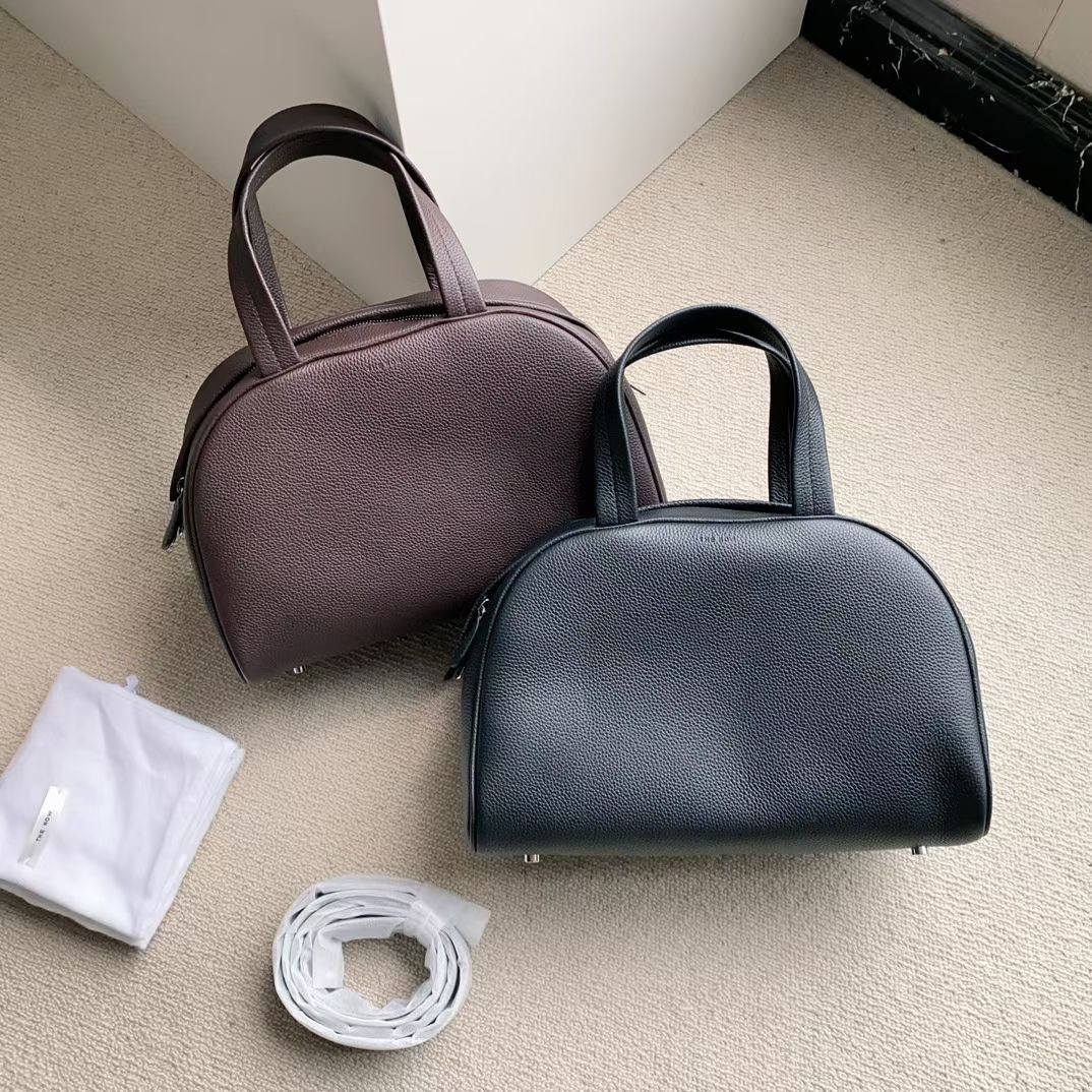 **do** กระเป๋าหนัง THE ROW TWO LOGO BOWLER BAG มี2 สี สินค้าใหม่ ของแท้