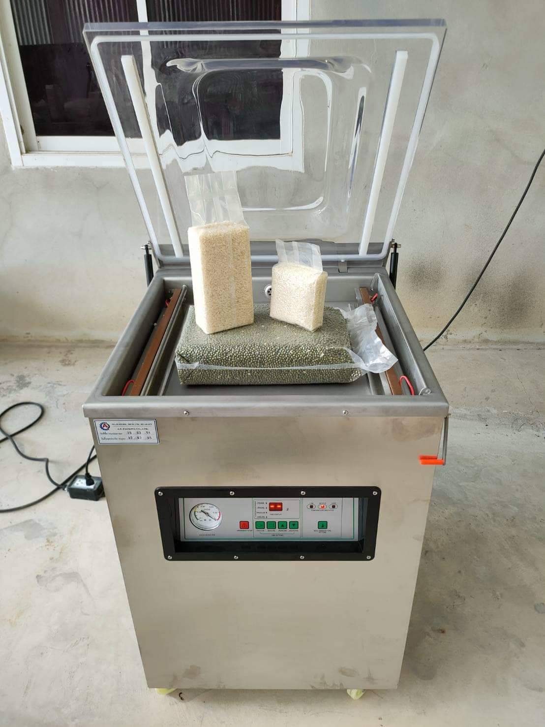 เครื่องซีลสูญญากาศ รุ่น DZ-400 ราคา 18000 บาท