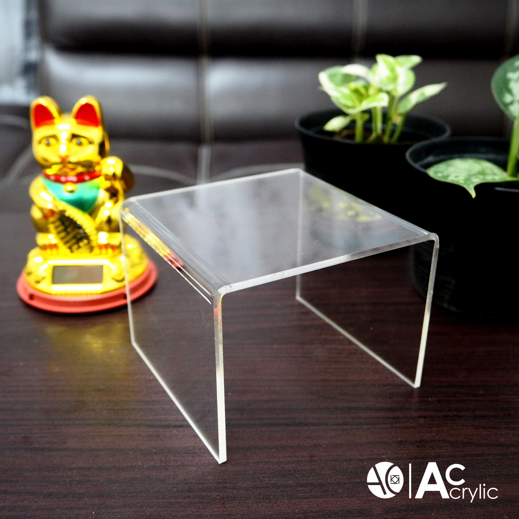 ชั้นวางโมเดล ชั้นวางของ ชั้นอะคริลิค ทรง U ขนาด ก10xย10xส8cm. หนา 3 มิล Acrylic Stand U (S2)