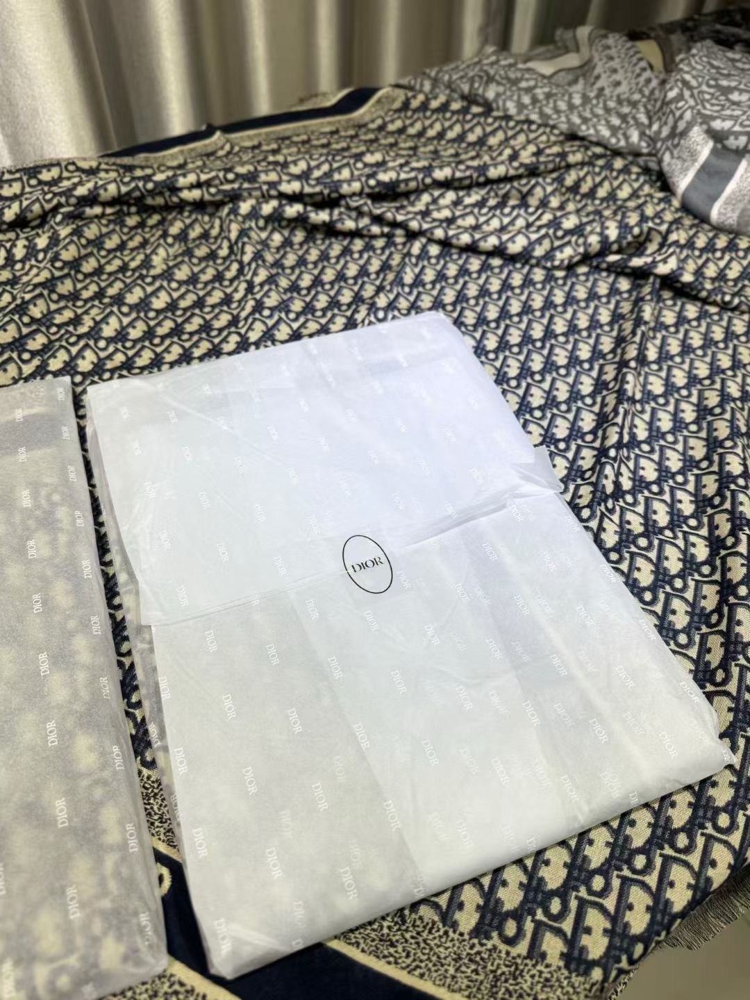**do** ผ้าพันคอ Dior Oblique Shawl ขนาด 143x143 มี 2 สี สินค้าใหม่ ของแท้