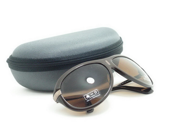 แว่นกันแดด Carolina Herrera สวยเก๋สุดๆค่ะ ของแท้100%และถูกสุดๆ ส่งตรงจากUS.ค่ะ