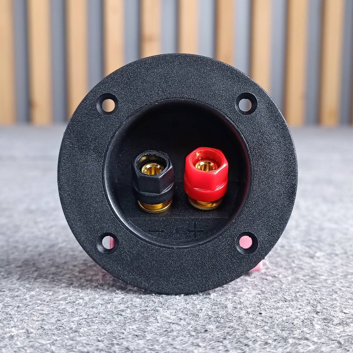 1อัน แท็ปลำโพง ไบติ้งบอร์ด ดำ-แดง กลม 75MM ไบติ้งบอร์ดพลาสติกตัวกลม 75mm ตัวบิดพลาสติก ขั้วลำโพง ขั้วต่อลำโพง แท็บต่อลำโพง เอไอ-ไพศาล