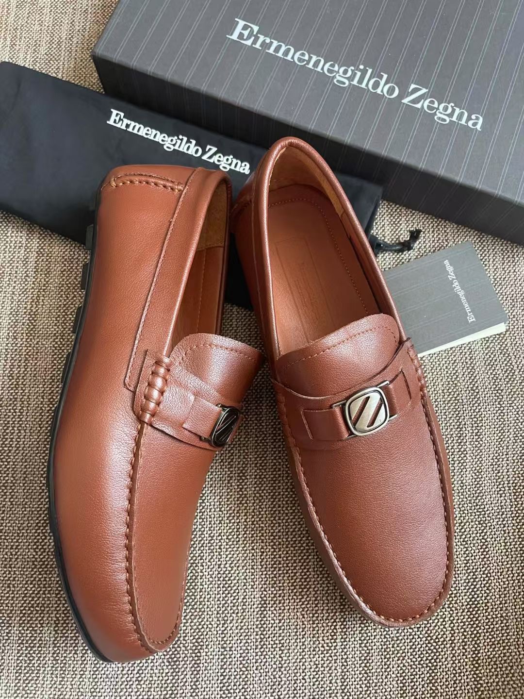 **do** รองเท้าหนังวัว Zegna LEATHER GALA SLIP-ON SHOES หนังนุ่มมาก ของผู้ชาย สินค้าใหม่ ของแท้