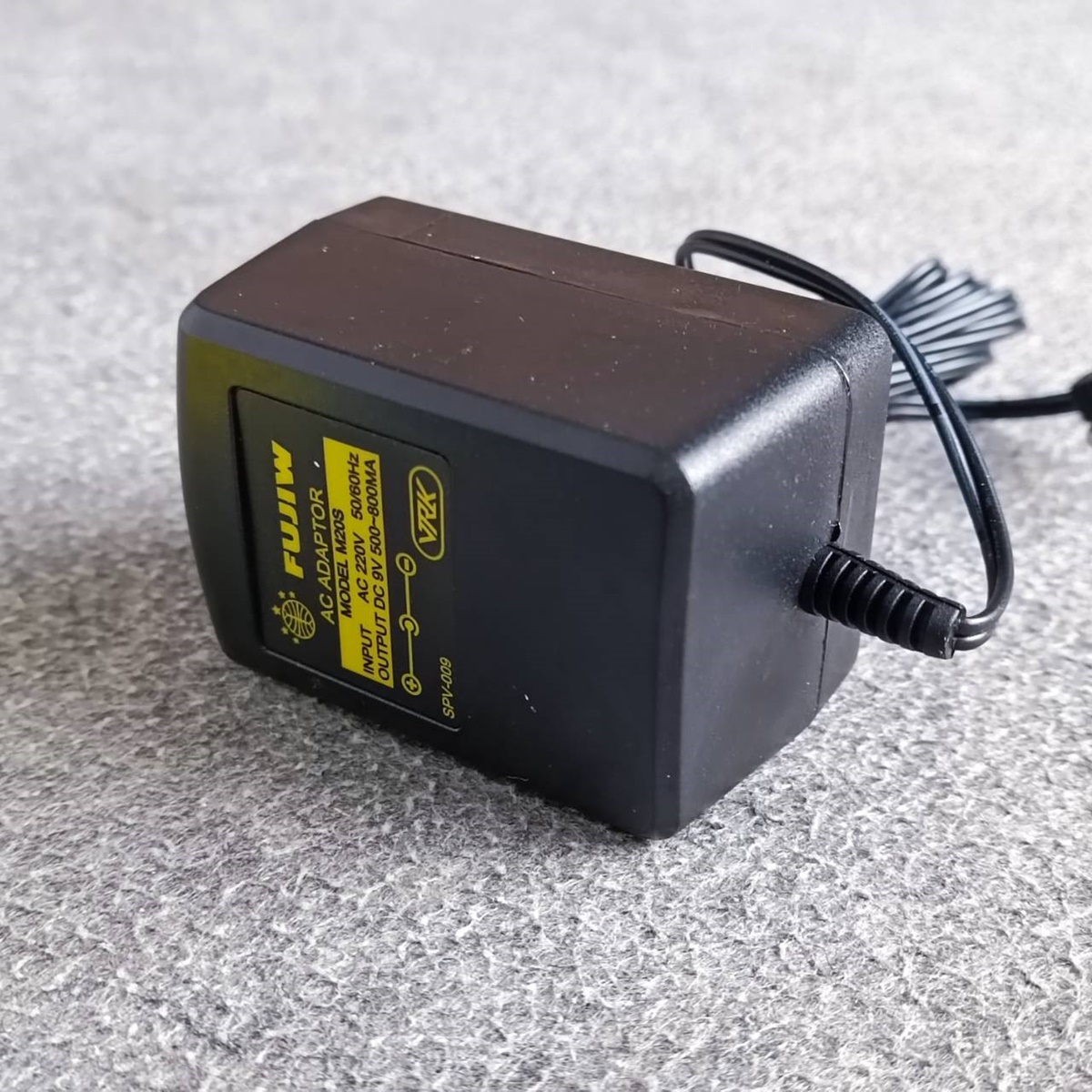 Adaptor FUJIW M20S 9V (ขั้ว +ใน -นอก) positive polarity 800mA มีเรคกูเลเตอร์ ให้ไฟเรียบ M 20 S อะแด๊บเตอร์