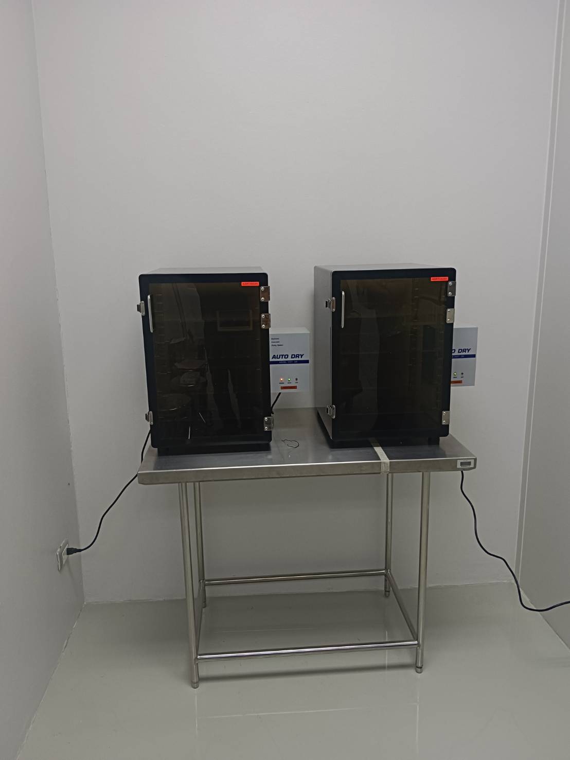 ตู้ดูดความชื้นอัตโนมัติ สีชา ขนาด 70 ลิตร