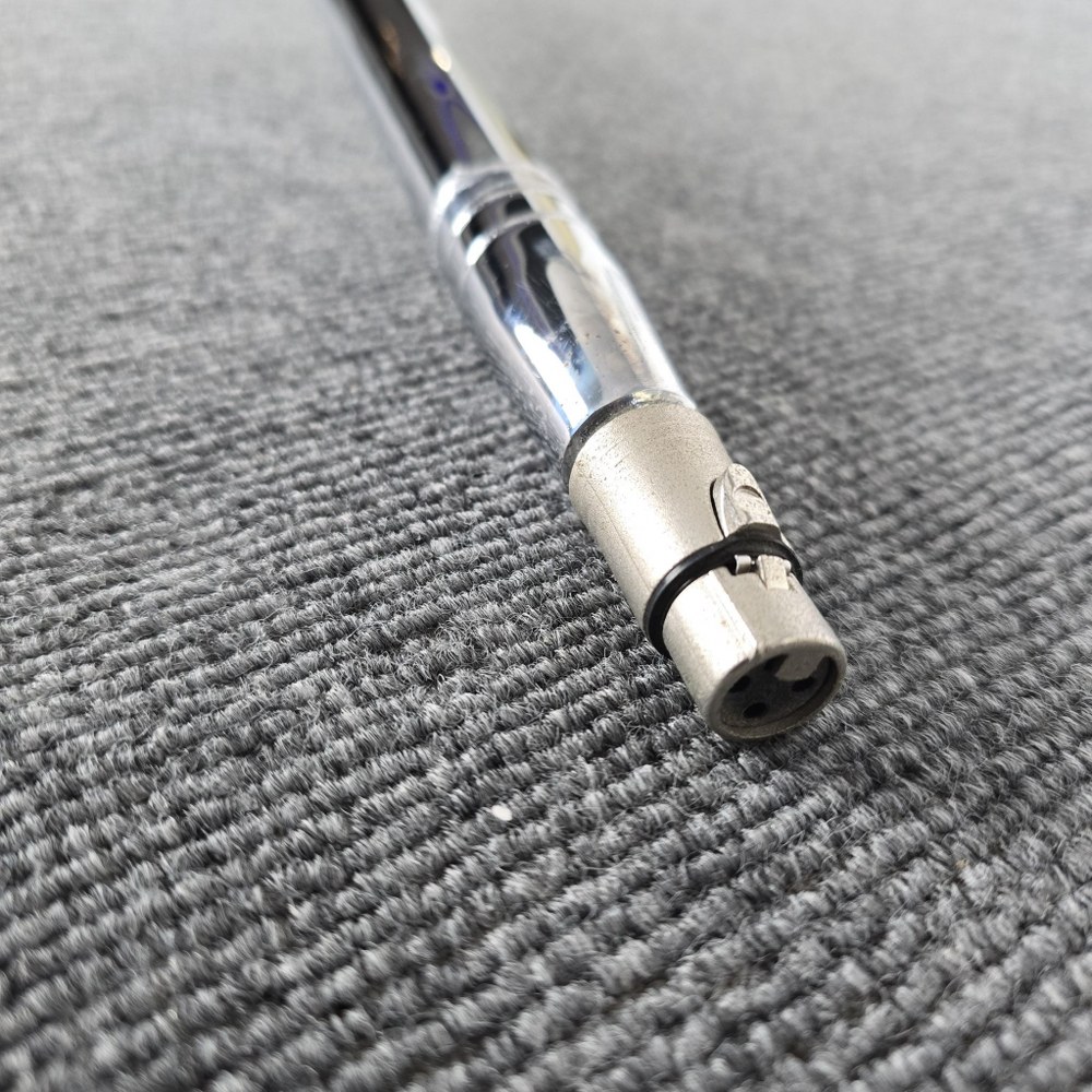 yyy ขาตั้งไมค์พิธีการ ตั้งพื้น ขาตั้งไมค์ ขาตั้งไมโครโฟน โครเมี่ยม Microphone Stand มีสายไมค์ติดตั้งอยุ่ภายใน พร้อมใช้งาน เอไอ-ไพศาล