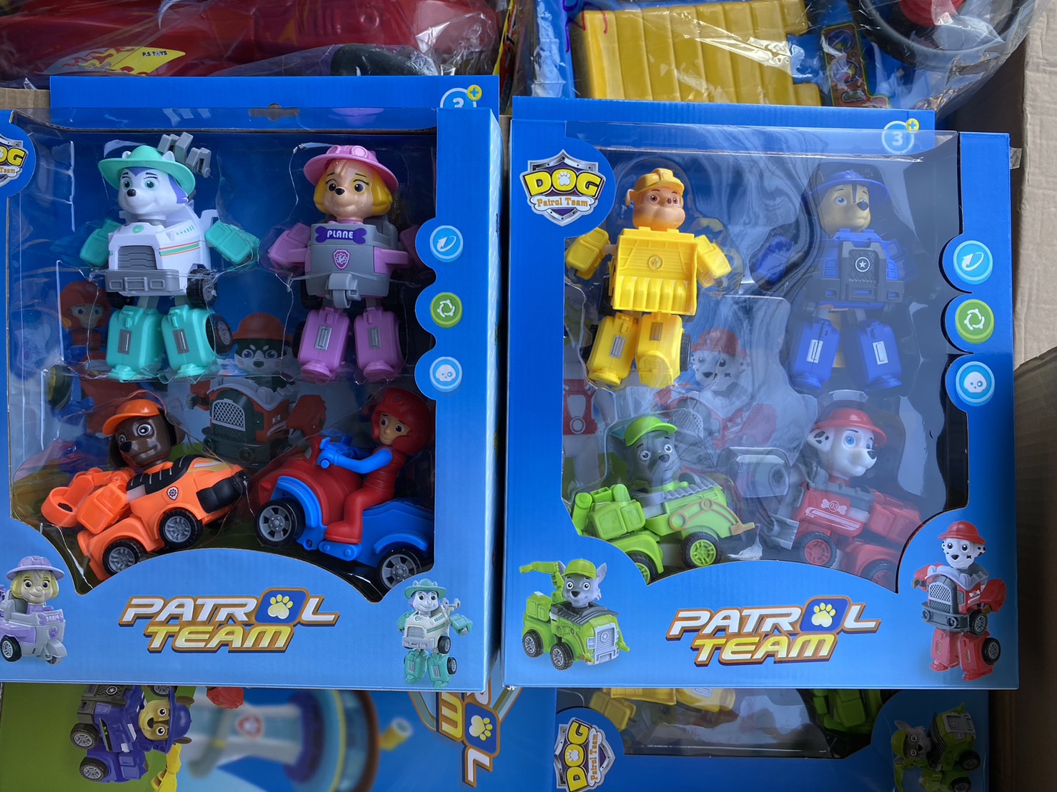 750-133Y รถของเล่น รถแปลงร่างหุ่น รถหมาแปลงร่าง รถPATROL DOGS 4 ตัว ปลีกกล่องละ