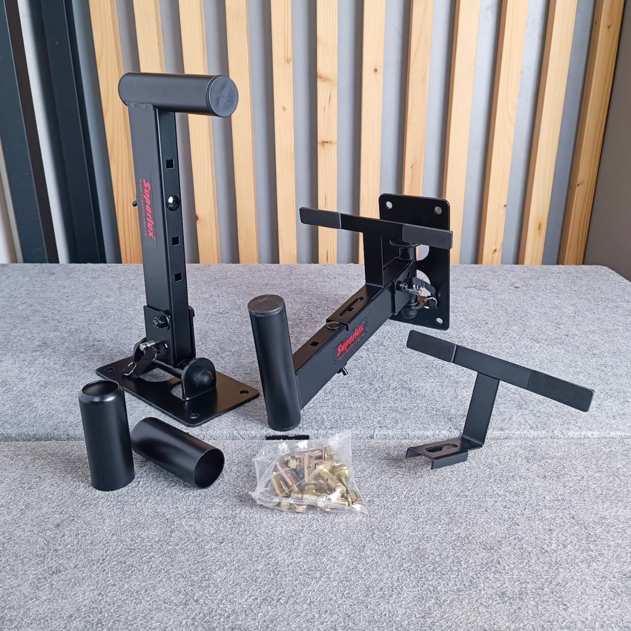 ราคาต่อ1คู่2อัน SUPERLUX SPS-823 ขาแขวน ขาแขวนลำโพง ขาแขวนแบบเสียบ ขาแขวนลำโพงติดผนัง เอไอ-ไพศาล