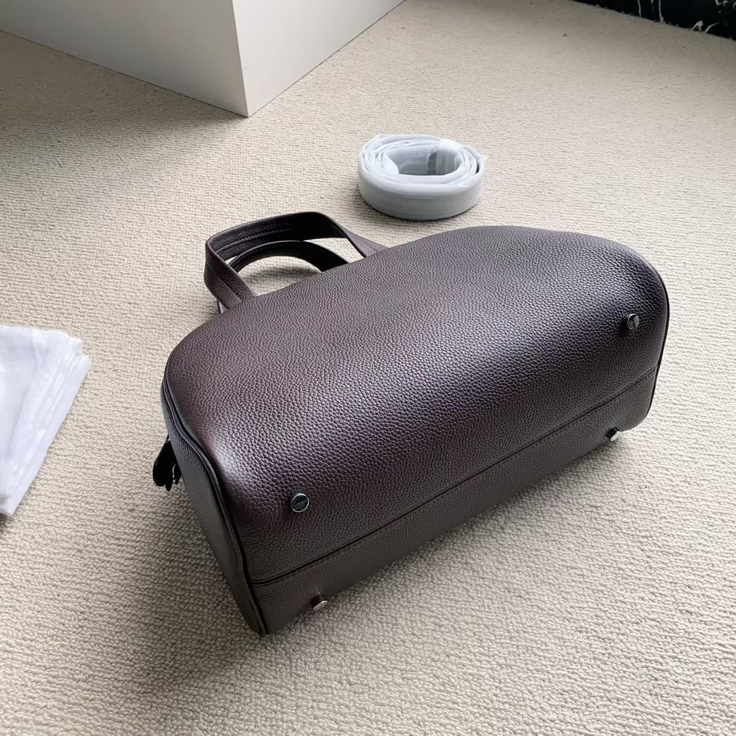 **do** กระเป๋าหนัง THE ROW TWO LOGO BOWLER BAG มี2 สี สินค้าใหม่ ของแท้