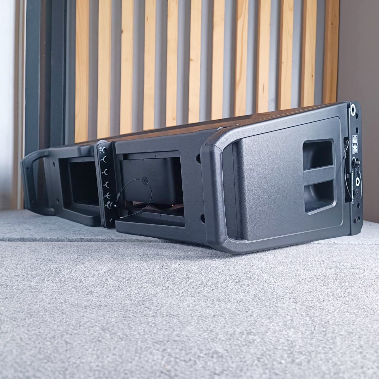 KANE ตู้เปล่าพลาสติก LINE ARRAY 10นิ้ว เฉพาะตู้ KA NE ตู้เปล่า พร้อมปากแหลม Line array ตู้แขวน คาเนะ เอไอ-ไพศาล