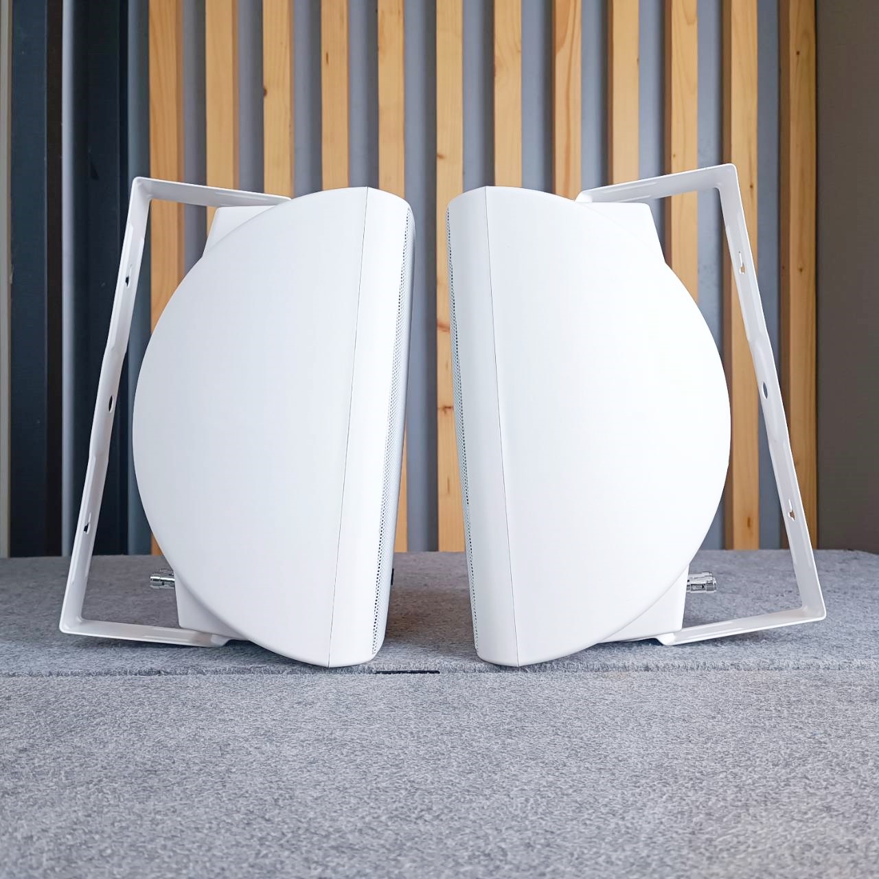 1 คู่ สีขาว DECCON sern-65W ตู้ลำโพงแขวน 6นิ้ว sern65W sern 65W ตู้ ลำโพง แขวนผนัง sern65 เอไอ-ไพศาล