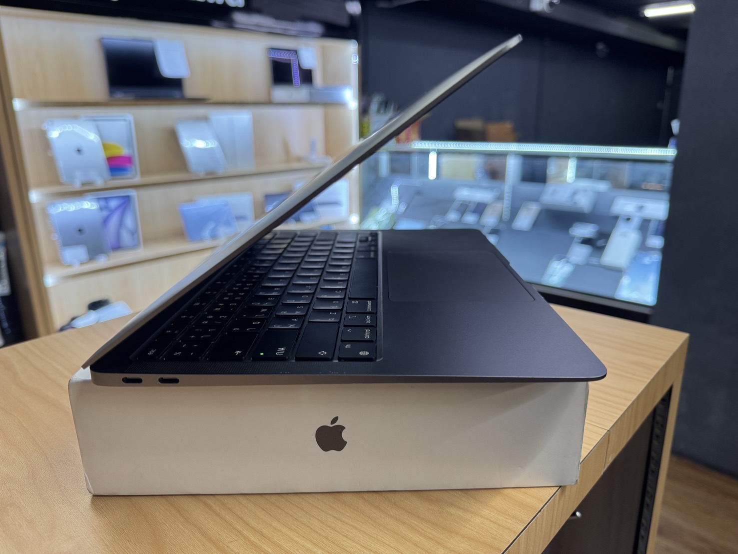 M1 chip 8C CPU/7C GPU/8GB/256GB 💻 #ห้ามพลาด MacBook Air 13 2020 #สภาพดี ราคาสุดคุ้ม 💻