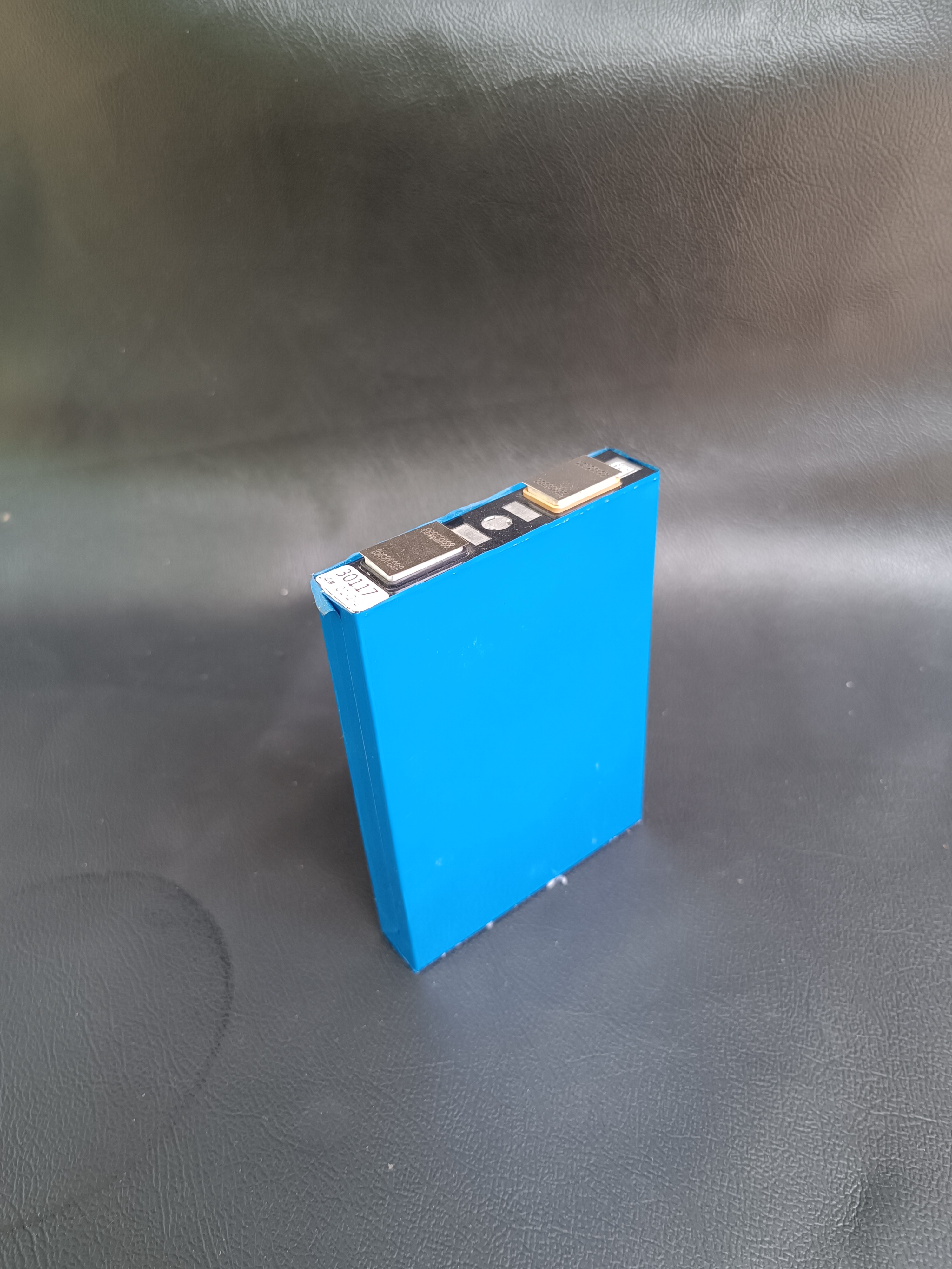 แบตเตอรี่ LifePo4 3.2V 27Ah ความจุเต็ม แบตลิเที่ยมฟอสเฟต เหมาะสำหรับรถไฟฟ้า พาวเวอร์บล็อก ขั่วเป็นแบบสปอต