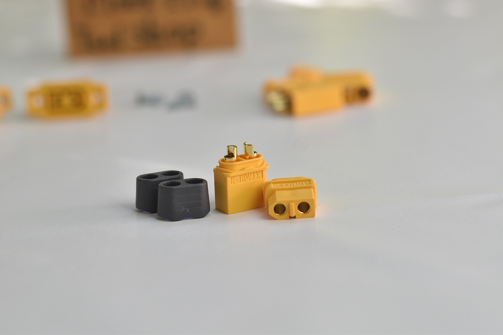 XT30 XT60 XT90 ยี่ห้อ Amass ของแท้ งานดีมาก เชื่อมแน่นรับกระแสสูง กระแสสูง งานแบตเตอรี่ Power Box อื่นๆ