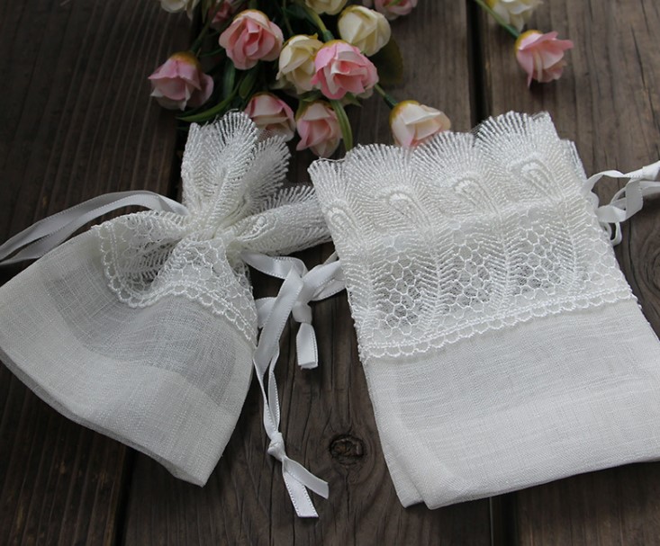 ถุงผ้าลูกไม้ สีขาวครีม ถุงผ้าใส่ของชำร่วย แบบไทย ๆ ขนาด 10x14 cm ถุงผ้าลูกไม้ สวย ๆ 919470