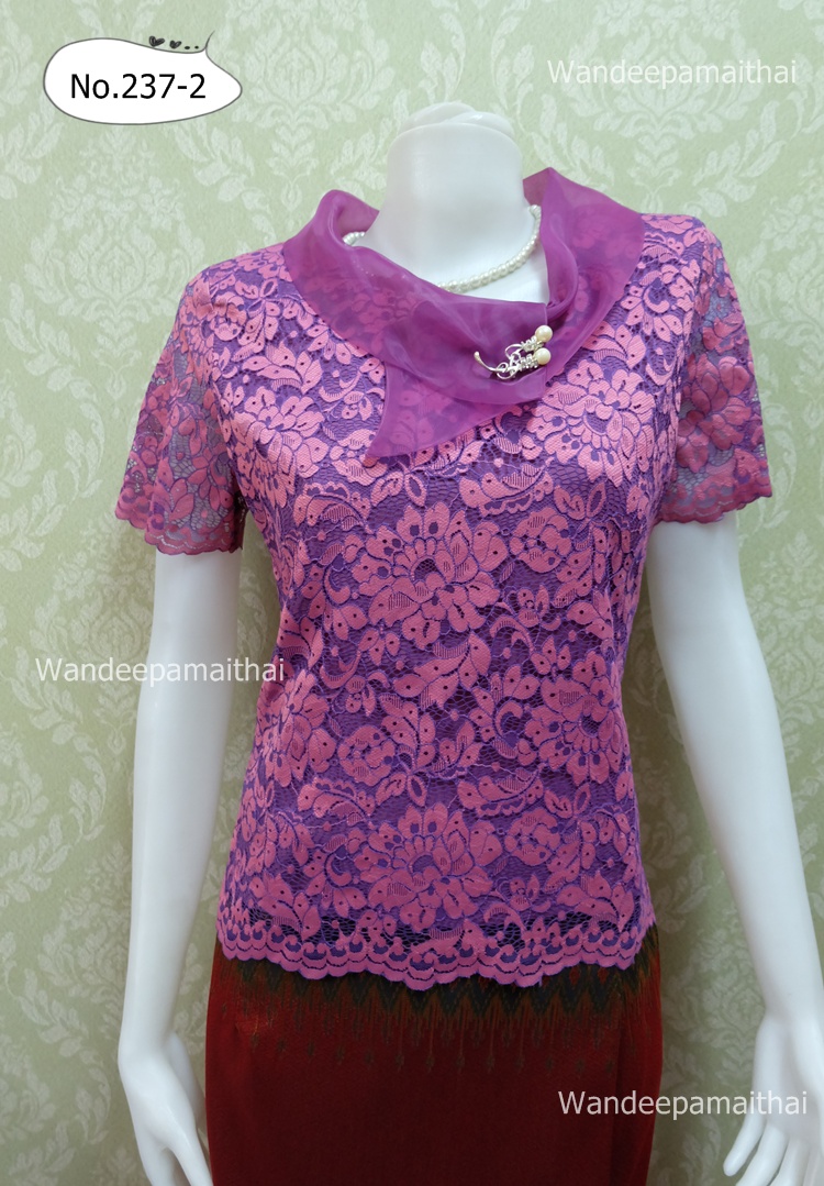 เสื้อลูกไม้แก้ว ปกผ้าแก้วพร้อมเข็มกลัด สีทูโทนม่วงกลีบบัว อกเสื้อวัดเต็ม 36 นิ้ว