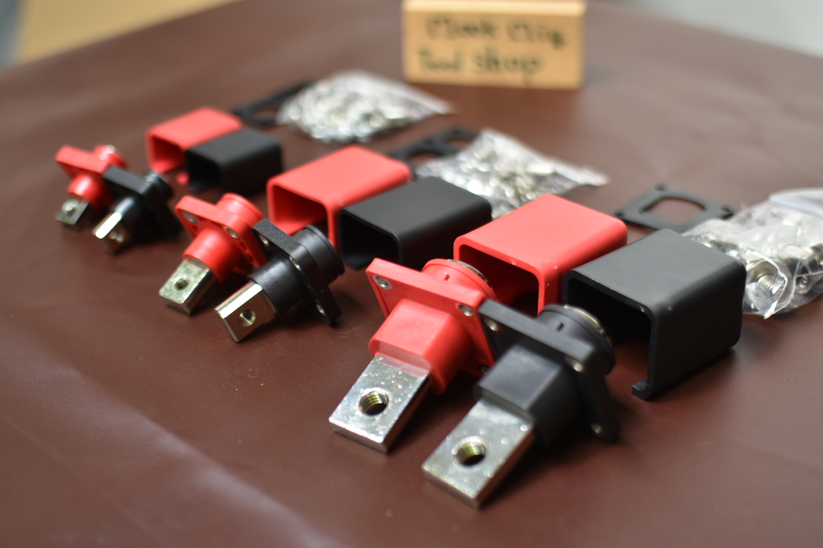 ขั้วแบตเตอรี่ สำหรับแบตลิเที่ยมแพ๊ค อย่างดี Connector Terminal รับกระแสสูง 120 - 300A ราคาต่อ 1 คู่