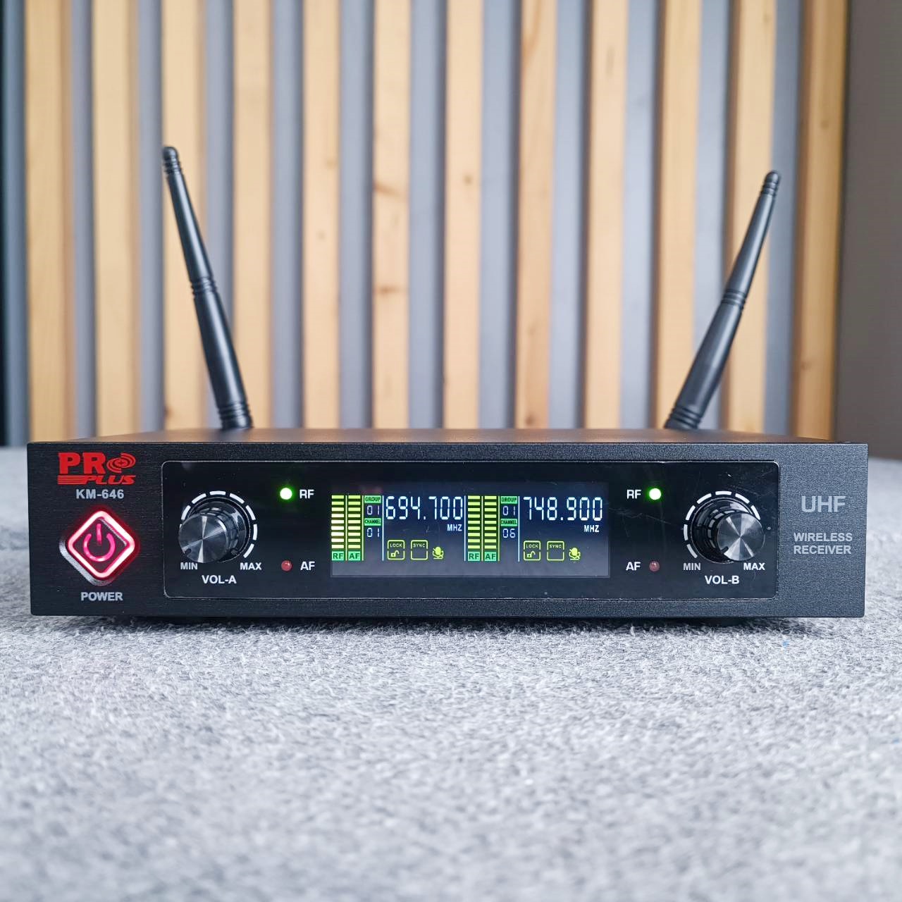 สินค้าใหม่ ลดล้างสต๊อค PROPLUS KM-646 ไมค์ลอยคู่UHF ไมโครโฟนไร้สาย Wireless Microphone KM 646 ไมค์ลอย KM646 PRO PLUS เอไอ-ไพศาล