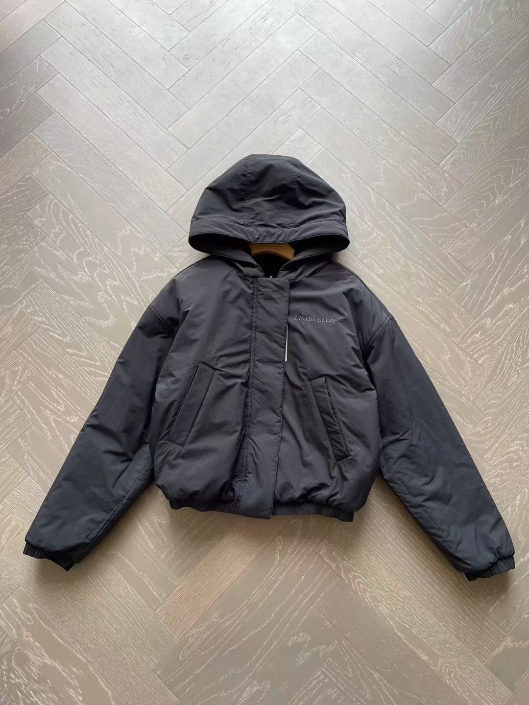 เสื้อกันหนาวมีฮู้ดใส่ได้ 2 ด้าน Canada Goose Women's Alberni Reversible Fleece Bomber Jacket มี 3 สี สินค้าใหม่ ของแท้