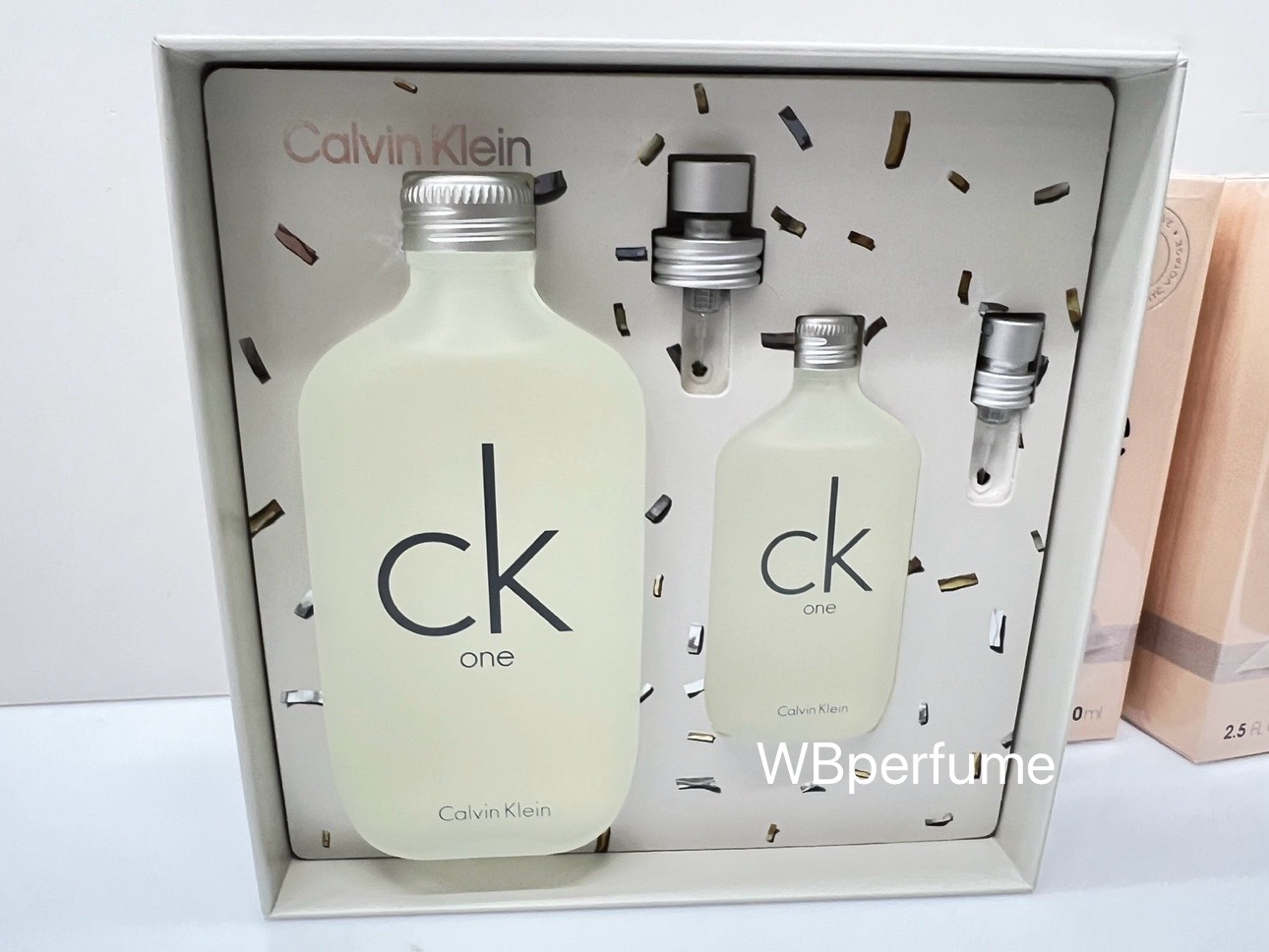 ชุดของขวัญ CK one 200ml 1 ขวด และ 100ml 1 ขวด