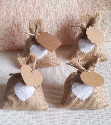 ถุงใส่ของชำร่วย ถุงผ้า ลินิน ถุงผ้ากระสอบ จากธรรมชาติ ถุงกระสอบสีน้ำตาล ขนาด 10x14cm พร้อม ป้าย Tag สำหรับงานสไตล์ วินเทจ 194786